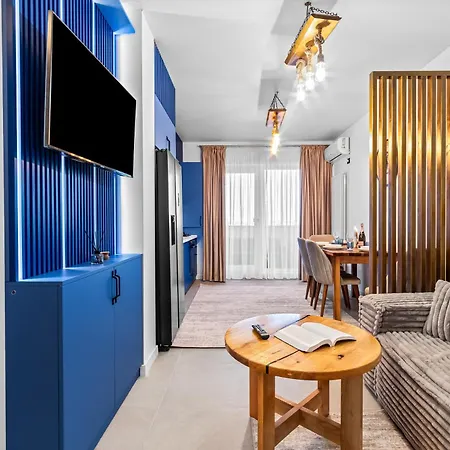 Blue Angels - Odyssey Indoor Pool & Apartment Navodari