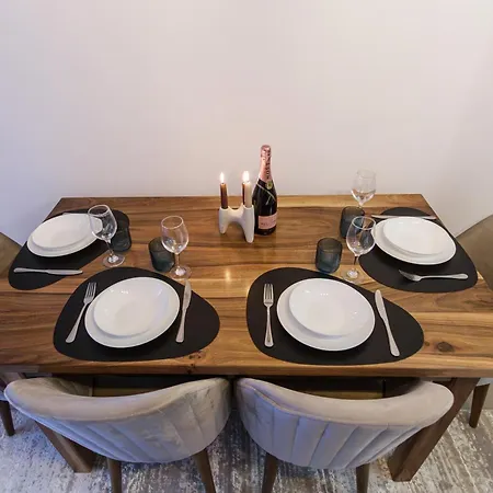 Blue Angels - Odyssey Indoor Pool & Apartment Navodari