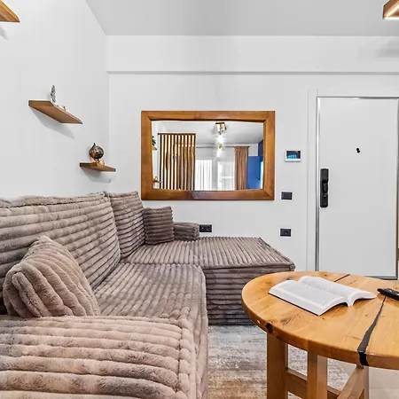 Blue Angels - Odyssey Indoor Pool & Apartment