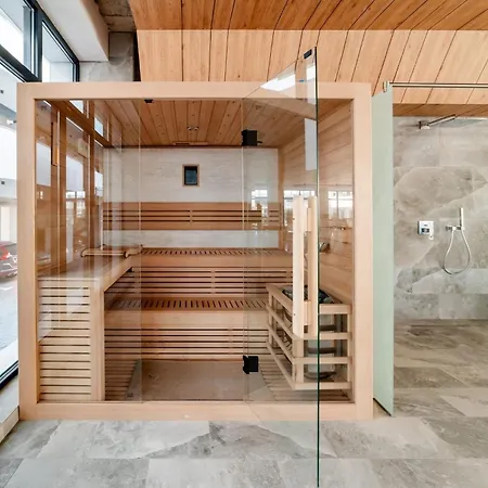 Blue Angels - Odyssey Indoor Pool & Năvodari