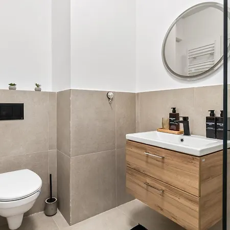 Blue Angels - Odyssey Indoor Pool & Apartmán