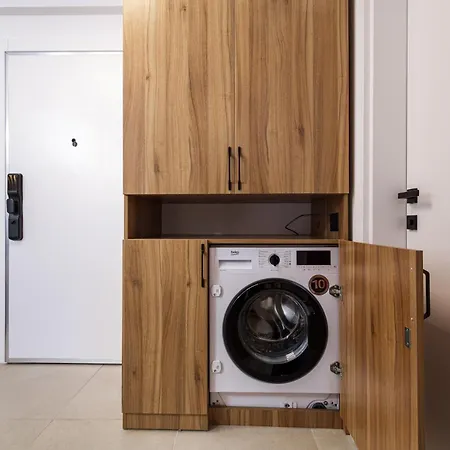 Blue Angels - Odyssey Indoor Pool & Apartmán *