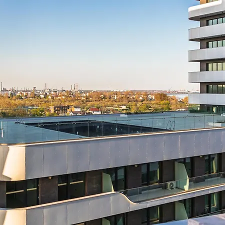 Blue Angels - Odyssey Indoor Pool & Apartmán *