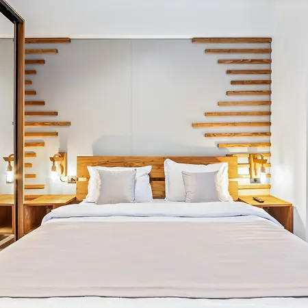 Blue Angels - Odyssey Indoor Pool & Apartmán Năvodari