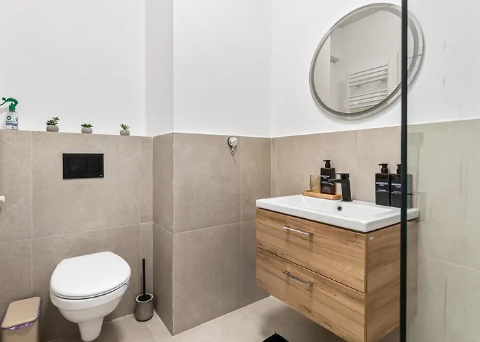 Blue Angels - Odyssey Pool & Apartment