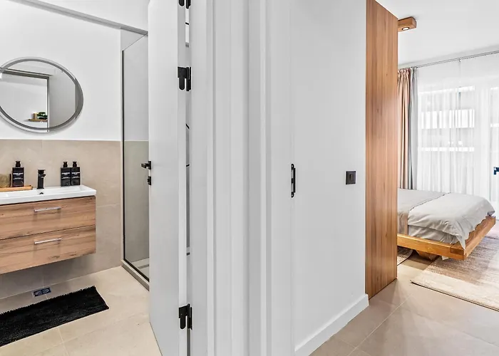 Blue Angels - Odyssey Pool & Apartment