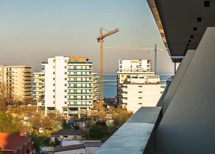 Blue Angels - Odyssey Pool & Apartment