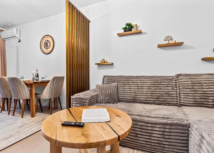 Blue Angels - Odyssey Pool & Năvodari