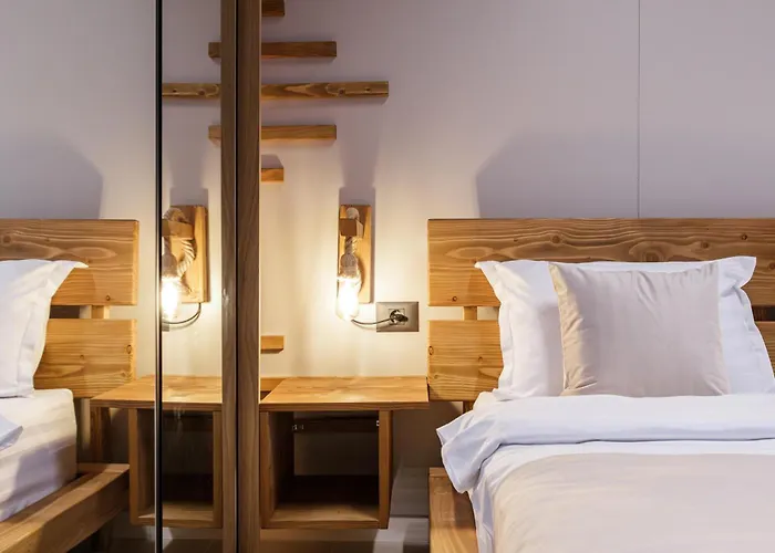 Blue Angels - Odyssey Pool & Apartment