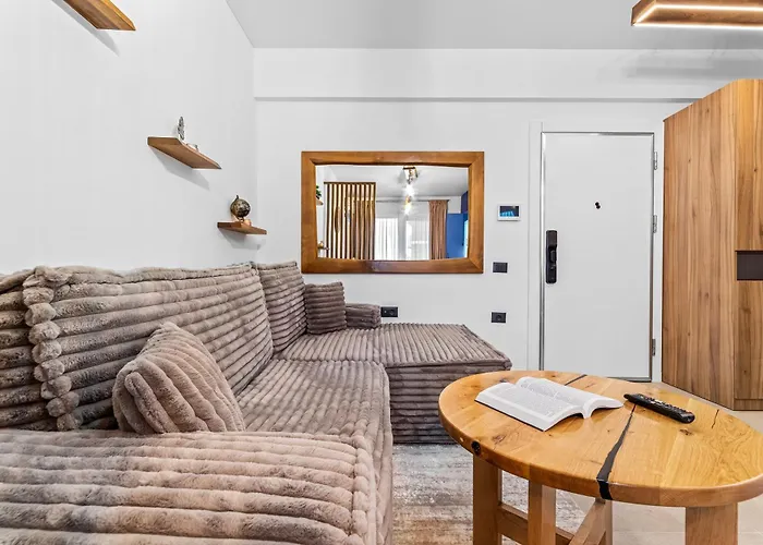 Blue Angels - Odyssey Pool & Apartment